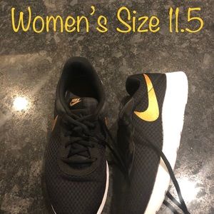 Women’s Size 11.5 Nikes